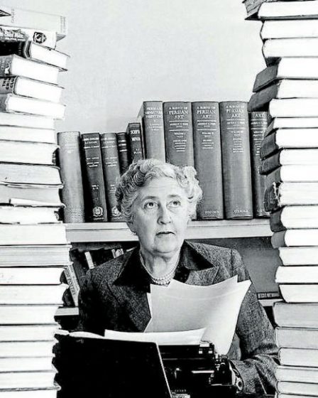 agatha christie por Sebastian Hidalgo Solá