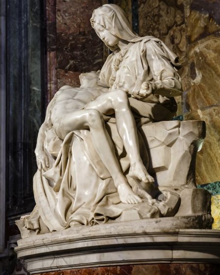 Escultura La Piedad de Miguel Ángel